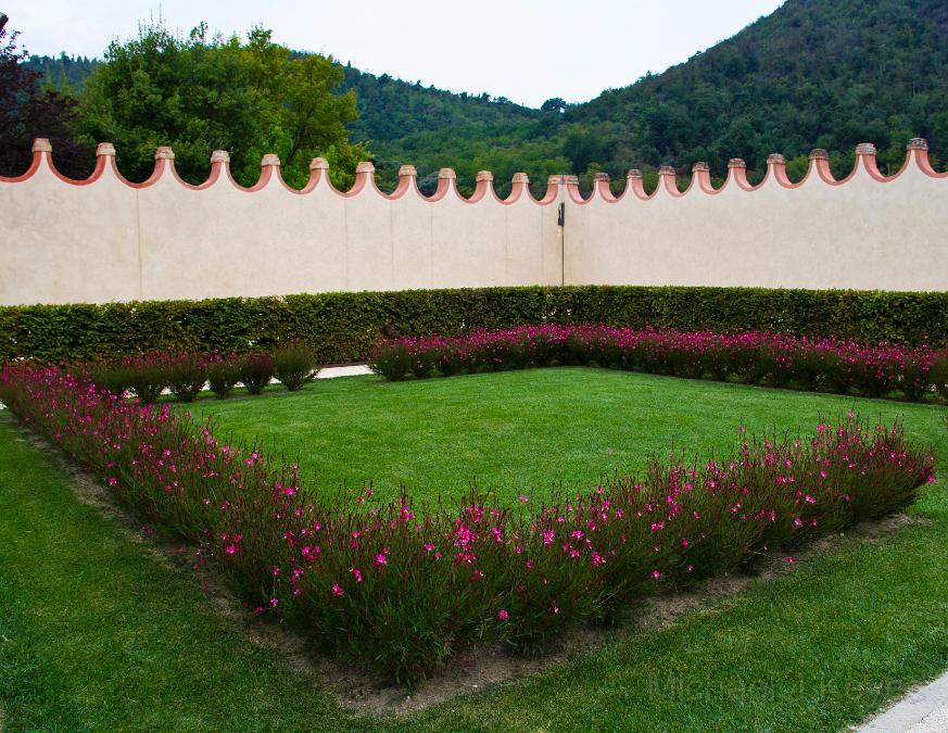 IMG_4419 copy.jpg - gardens at Villa De Viscovi